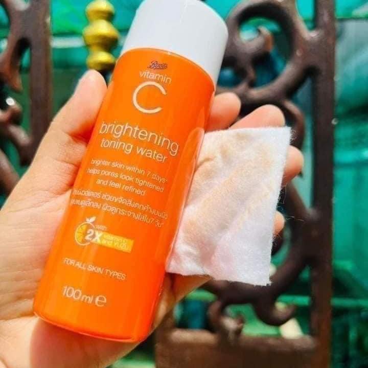 บู๊ทส์ โทนเนอร์ Boots Vitamin C Brightening Toning Water โทนนิ่ง วอเตอร์ 100 ml