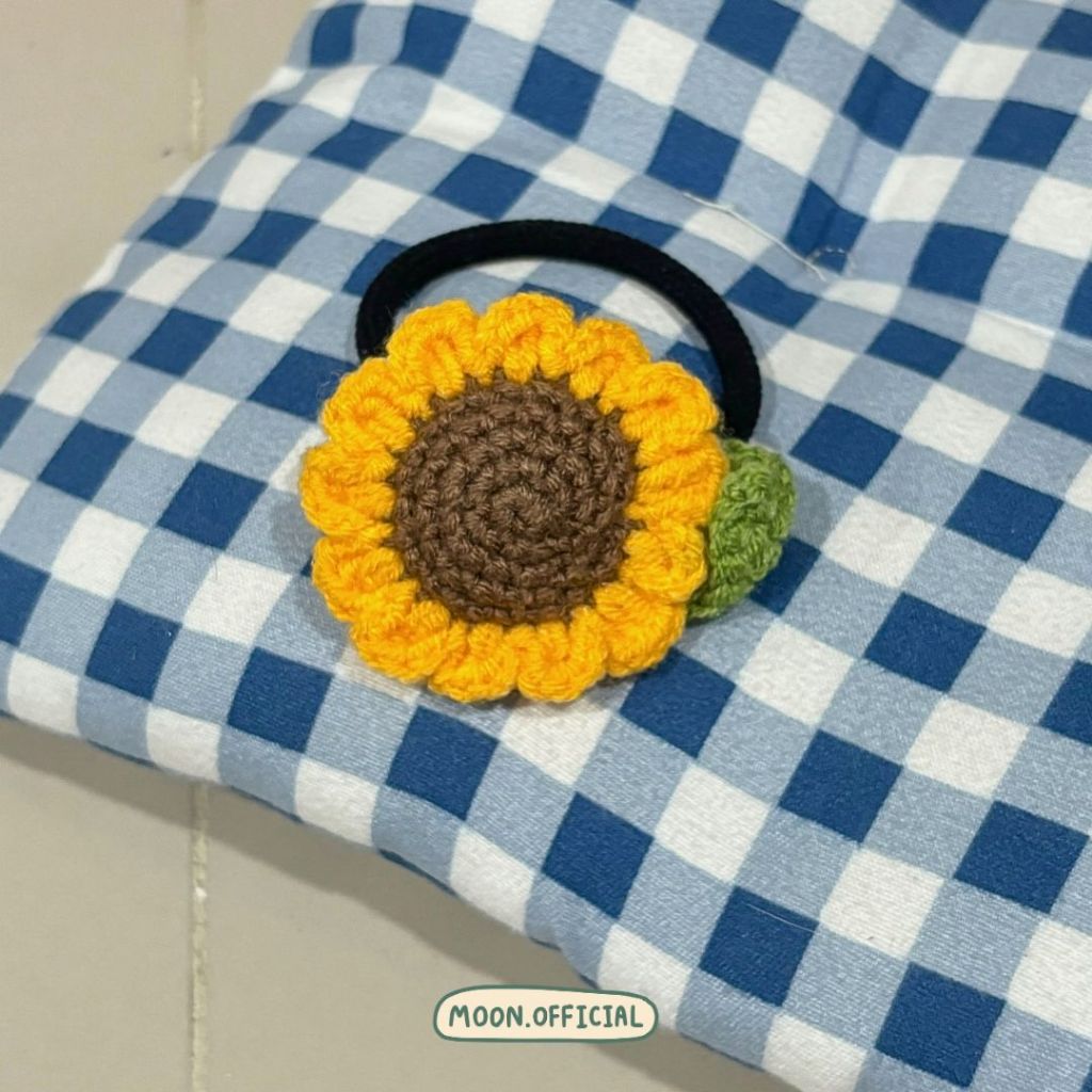 -พร้อมส่ง- [HF02] MOON HANDMADE : ยางรัดผมไหมพรม รูปดอกทานตะวัน