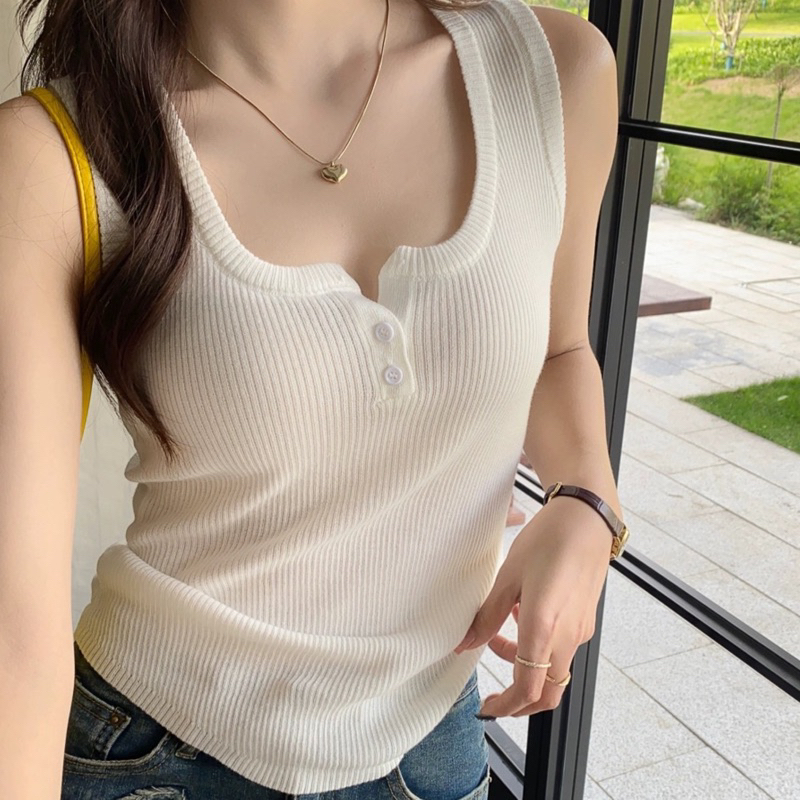 Sakura.official 2568/A#เสื้อกล้ามสายเดี่ยวผ้าร่อง#เสื้อแฟชั่นคอกลมเนื้อผ้าไหมพรมกระดุมหน้า2เม็ด