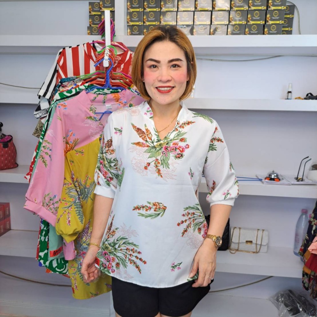 (มีสินค้า)+++A113///เสื้อคอจีนแขนศอกดอกรวงผ้าไหมอิตาลี ***ฟรีไซ38-42นิ้ว ยาว24นิ้ว หน้าผ้า42นิ้ว*** 