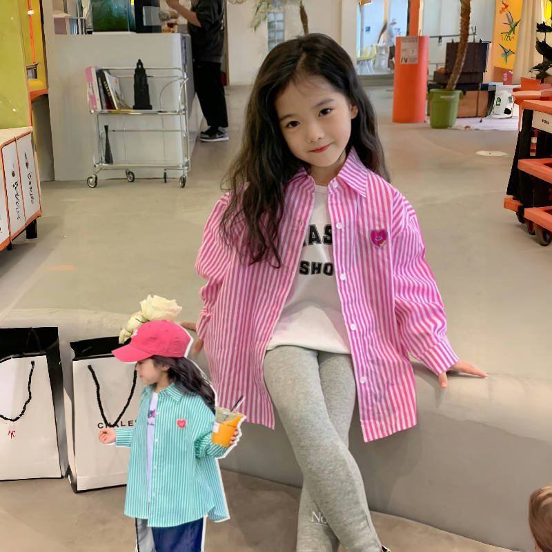 PRINCESS KESLI เสื้อผ้าเด็กผู้หญิง เสื้อเชิ้ตแขนยาว ลายทางสีชมพู ฤดูร้อน หลวม แฟชั่น เสื้อกันแดด เวอร์ชั่นเกาหลี 2-12 ปี
