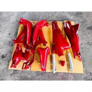 สีพ่นรถยนต์ 2K สีแดง สีแดงเมทัลลิค ครึ่งลิตร-1ลิตร มีหลายขนาดให้เลือก ทั้งแบบสเปรย์และใส่กาพ่น