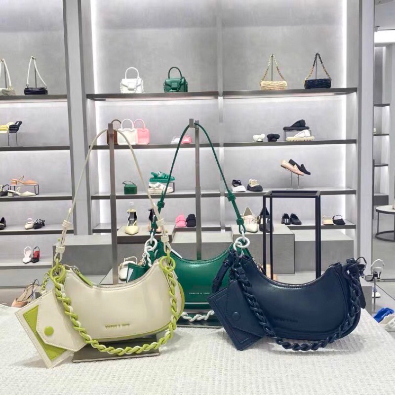 กระเป๋า ©️K 💼 แบรนด์แท้ 💯 size : 7,5 นิ้ว 🎊