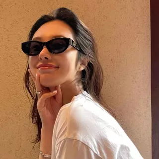 2024 new style personalized narrow frame retro sunglasses UV protection hip-hop style (24 hours delivery)