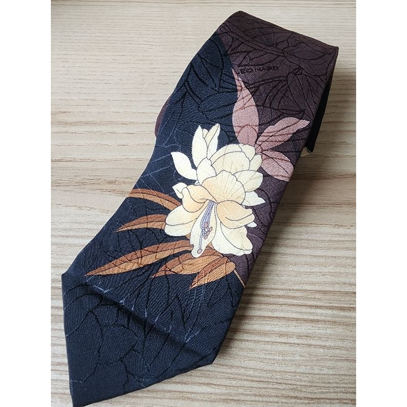 เนคไท  Leonard paris