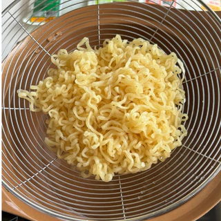 C225 บะหมี่เหลืองญี่ปุ่น ไม่มีไข่ สำหรับเด็ก 8 เดือน+ บะหมี่อบแห้ง พร้อมเครื่องปรุง (มีกลูเต็น)