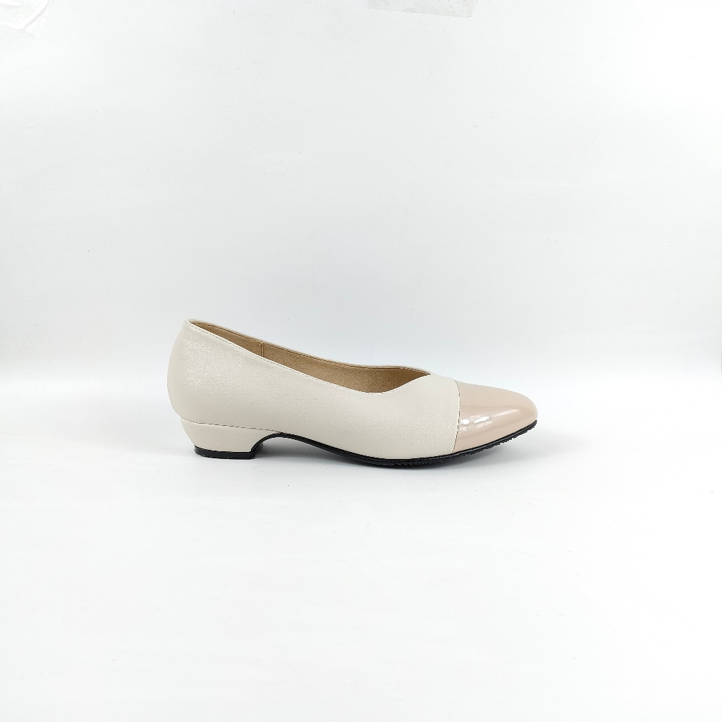 FOOTSURE รองเท้าคัทชู รุ่น NARA P ด้วยวัสดุเกรดพรีเมื่ยม สวมใส่ นุ่มสบายเท้า สามารถยืน และเดินได้ทั้งวัน