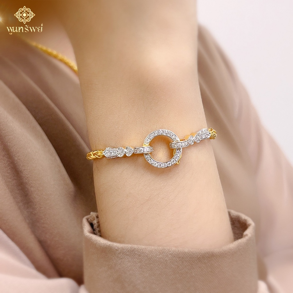 ส่งต่อ สร้อยข้อมือเพชรคอบัวหกเสาเงาหัวใจ เครื่องประดับไทย พูนทรัพย์ HD182H000