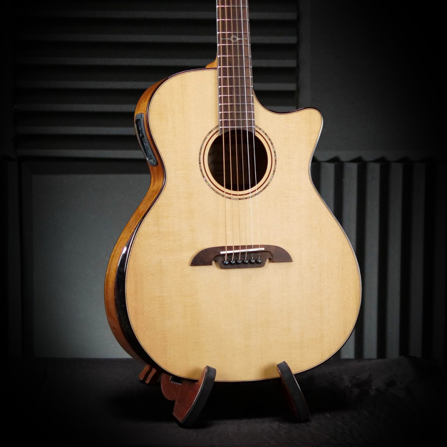(ส่งฟรี) Alvarez AG60CEAR (Solid Sitka Spruce / Mahogany) กีตาร์โปร่งไฟฟ้า Top Solid ทรง GA มี Armre