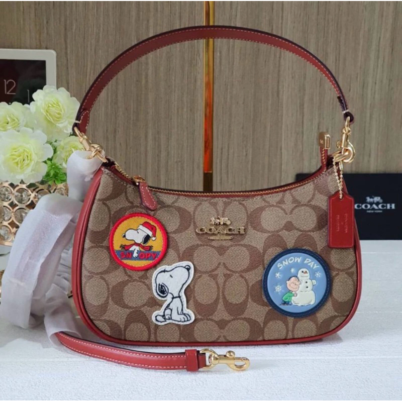 New🔥ของแท้100%👑 กระเป๋าสะพาย COACH X PEANUTS TERI SHOULDER BAG IN SIGNATURE CANVAS WITH PATCHES  #CE
