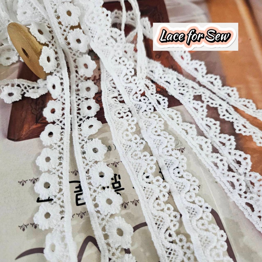 90cm ผ้าลูกไม้ ลายดอกไม้ เล็ก ตกแต่ง ขนาดกว้าง 10-15 มิล lace trim with layer (สินค้าพร้อมส่งจากไทย)