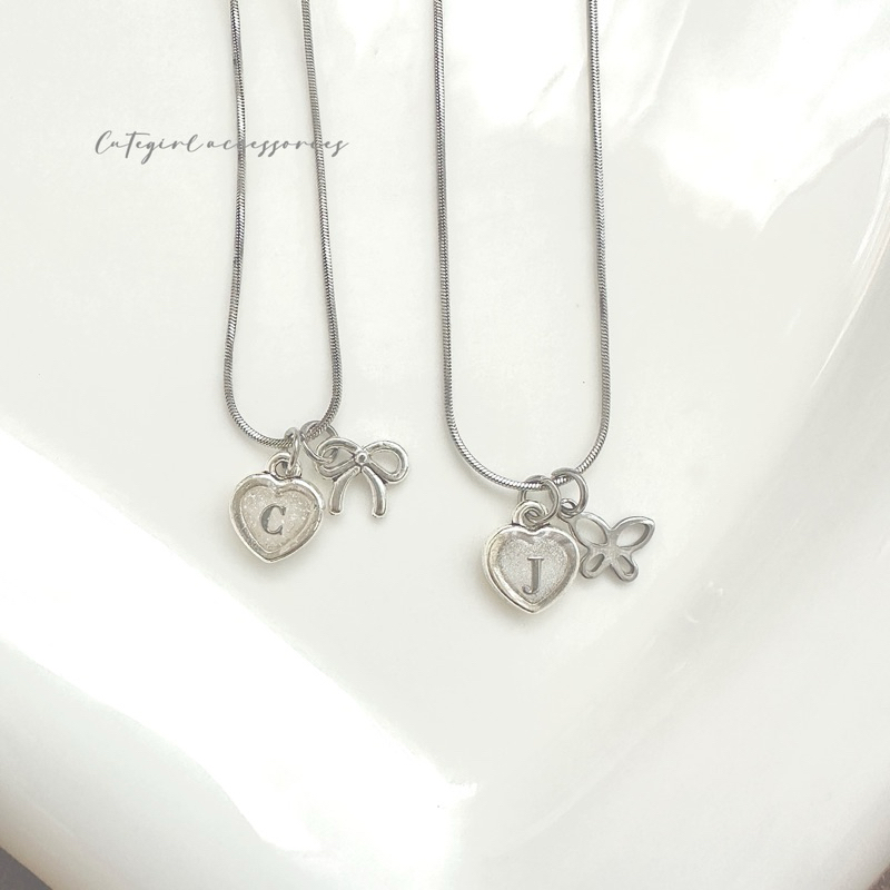 SJ054 สร้อยสแตนเลส จี้หัวใจอักษร -Tiny Heart (📍รบกวนคุณลูกค้าแจ้งเบอร์สี+อักษรในแชทด้วยนะคะ)