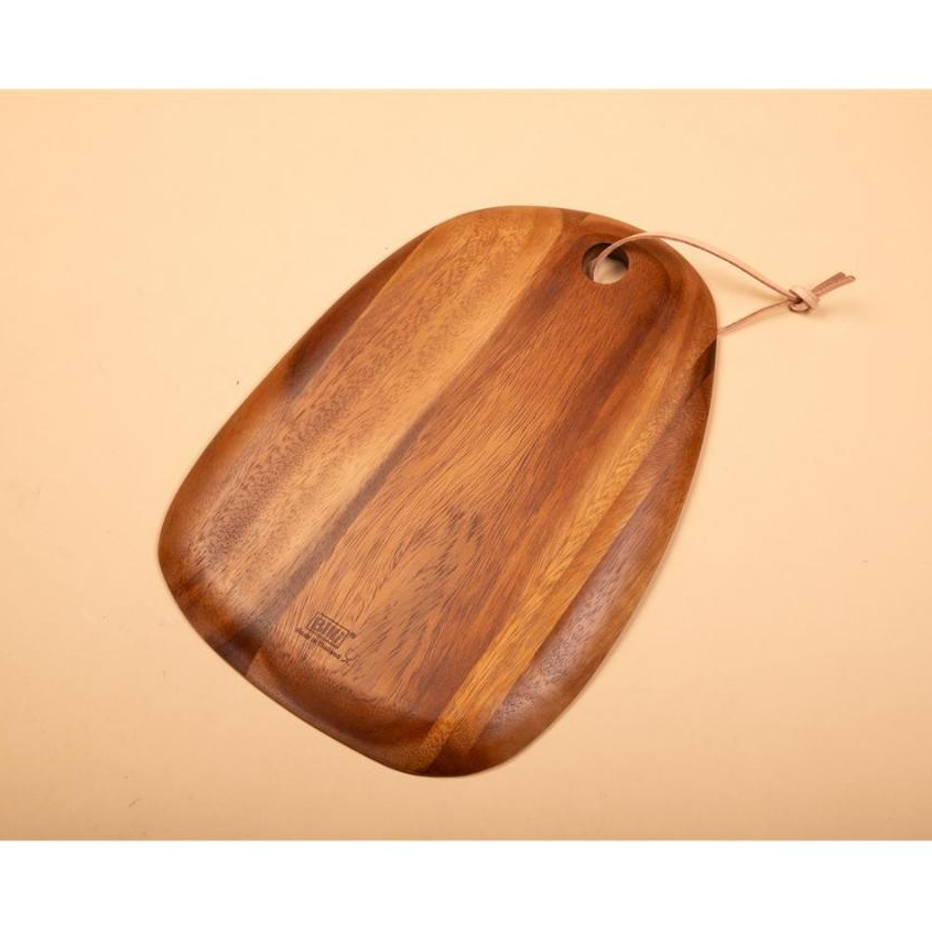 BILLI DESIGN [SERVING BOARD] บอร์ดหน้าเรียบทรงก้อนหินเจาะรูใส่เชือกหนัง