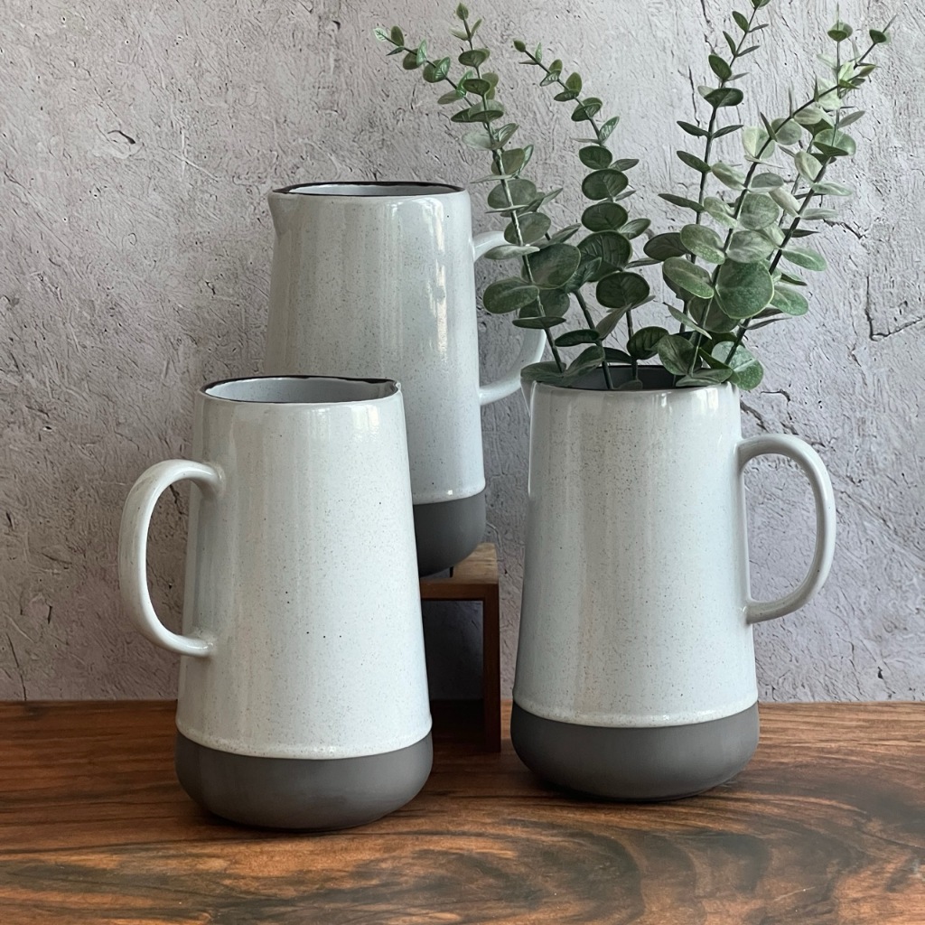 เหยือกเซรามิคดินดำ สไตล์โมเดิร์น ขนาด 1.4 ลิตร - AT1CERAMIC