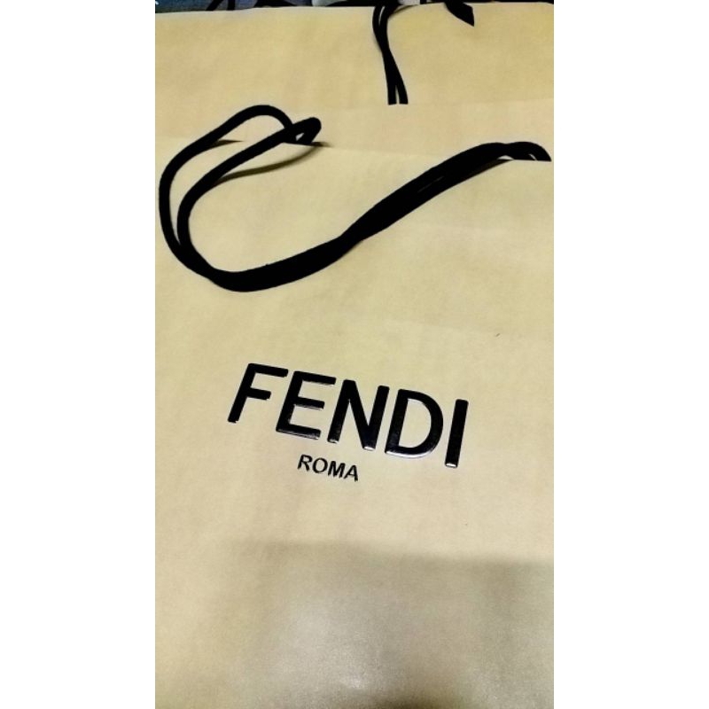 ถุงกระดาษ FENDI [ สภาพมือสอง ]