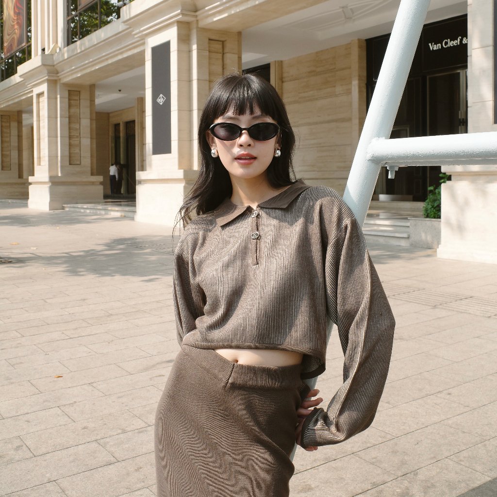 ARC - SemiCircle Knit Sweater เสื้อไหมพรมแขนยาว ทรง oversized ดีเทลขอบเว้าหน้า กระดุมโลโก้ arc