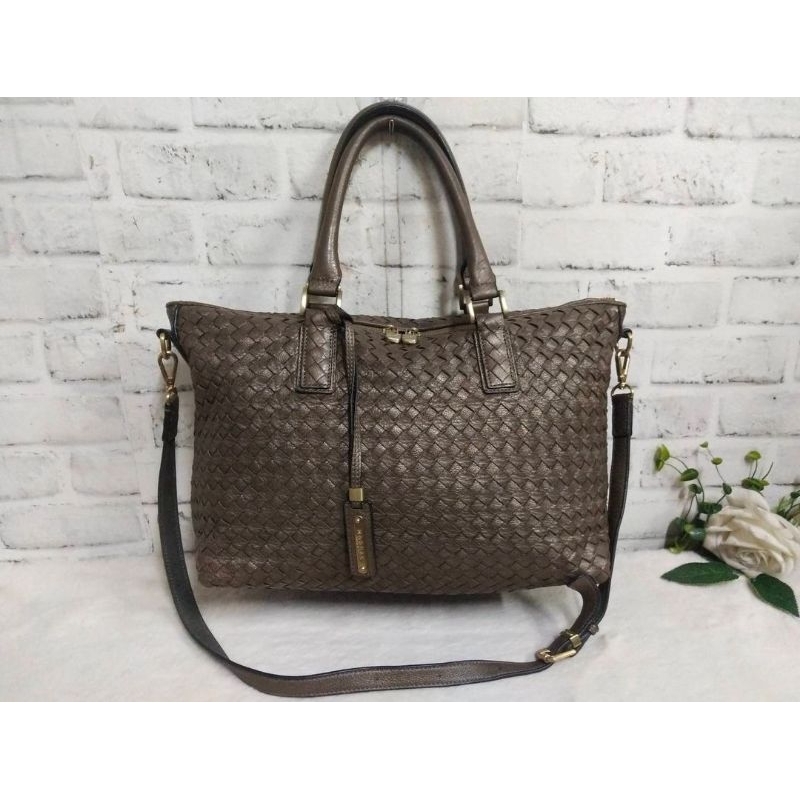 กระเป๋า MORGAN ITALY หนังแท้สานทั้งใบ 1ช่องซิปหลัก 4ย่อย
ราคา : 890

กว้าง 15นิ้ว สูง 10.5นิ้ว ฐาน 5