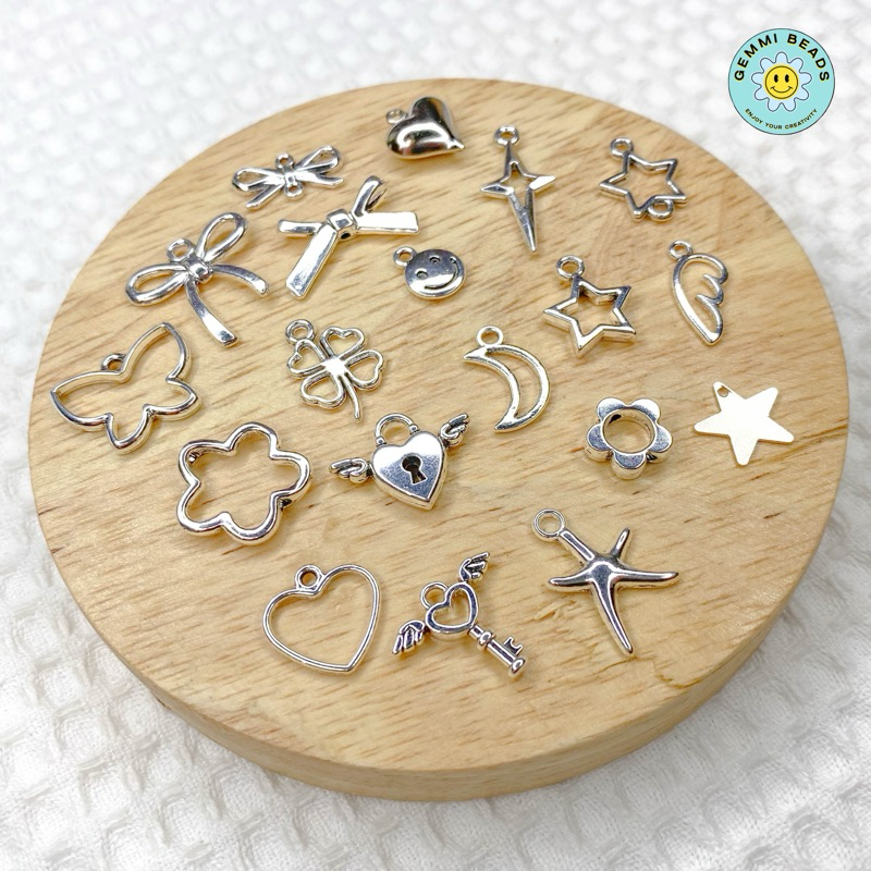 จี้โลหะสีเงิน จี้ตกแต่งสีเงิน จี้โว์ จี้ดาว จี้หัวใจ DIY น่ารักหลายแบบ พร้อมส่ง
