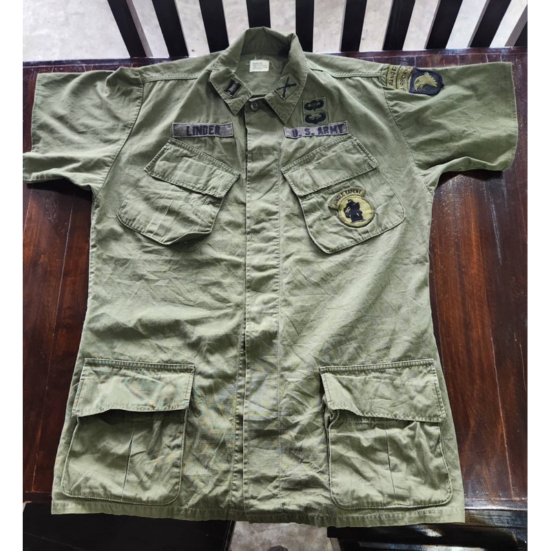 เสื้อทหารกระเป๋าเฉียง