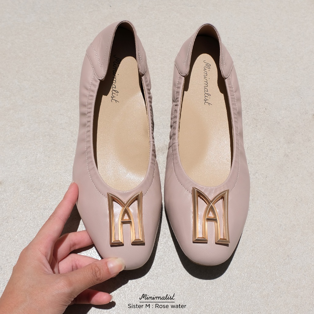 𝐌𝐈𝐍𝐈𝐌𝐀𝐋𝐈𝐒𝐓 รองเท้าคัทชูหนังแกะ รุ่น Sister M (rose water) พื้นหนานุ่ม ซัพพอร์ตดี x2 ประดับโลโก้แบรนด์ เอกลักษณ์เฉพาะ