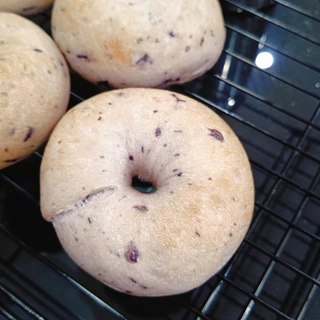 Blueberry Bagel ขนมปังเบเกิล Homemade Bagel เนื้อหนึบ 5 ชิ้น ทำใหม่ทุกออเดอร์ พร้อมส่งทุกวัน