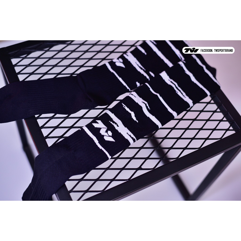 ถุงเท้ายาว TWSPORT รุ่น Zebra