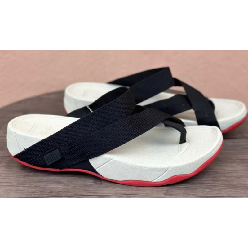 รองเท้าเเตะ fitflop สลิงรุ่นใหม่ สวย ใส่ได้ทั้ง หญิงและชายไซร้ 36----44