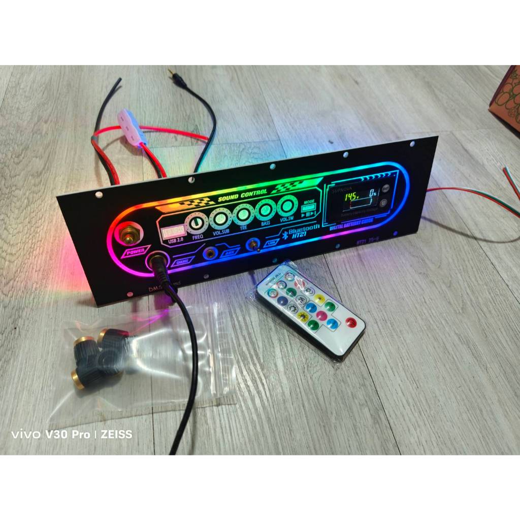 ชุดเพลท HT21 ลายคาด เดินระบบไฟ ไม่เอาแอมป์  วัดแบตดิจิตอล มีไฟled เดินสายให้พร้อมใช้งานเหลือใส่แอมอย่างเดียว