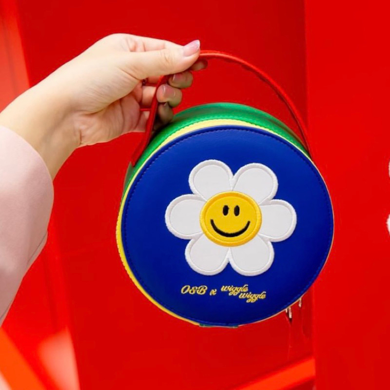 Pre-loved!! O&B x Wiggle Wiggle - Smile We Love Cosmetic Bag