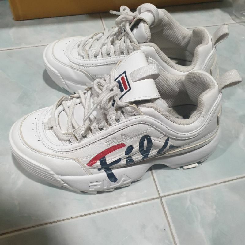 รองเท้าลำลอง FILA DISRUPTOR SCRIPT สีขาว ของแท้มือสอง