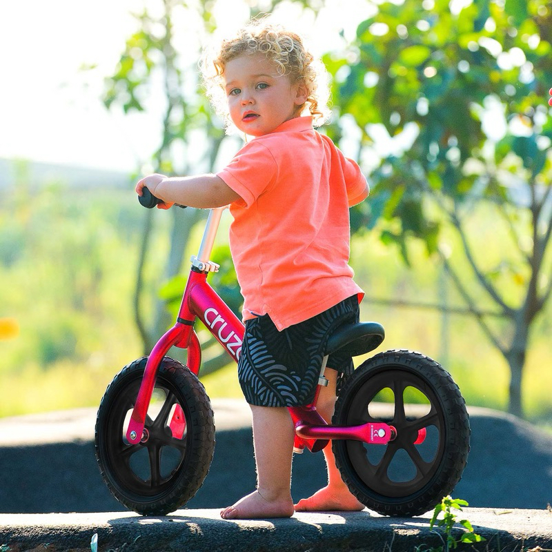 [ส่งฟรี!!/มีของแถม] Cruzee จักรยานขาไถ Balance bike คุณภาพจากไต้หวัน วัสดุงานดี น้ำหนักเบา สีสวย