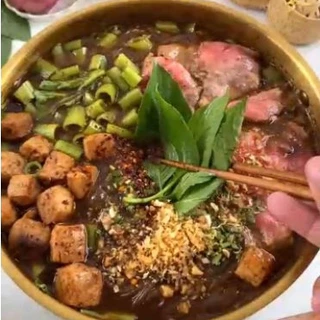 [จัมโบ้ 180g] ก๋วยเตี๋ยวเรือ แม่จ๋า ซองใหญ่ เครื่องเยอะ 1 ห่อ