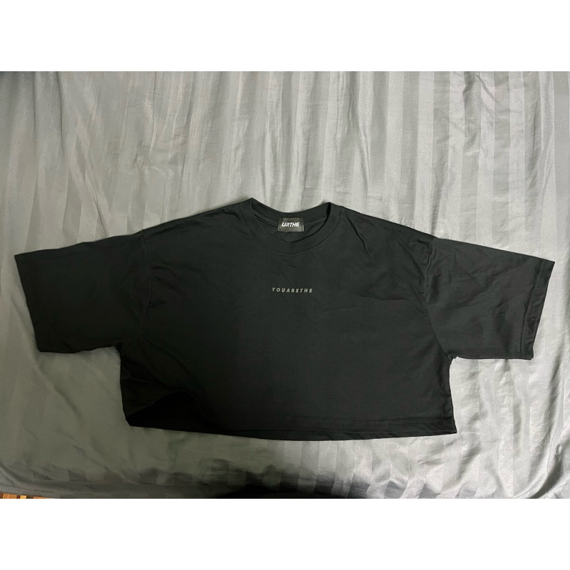 เสื้อยืดครอป Oversize แบรนด์ YOUARETHE ซื้อมาไม่เคยใส่เลย