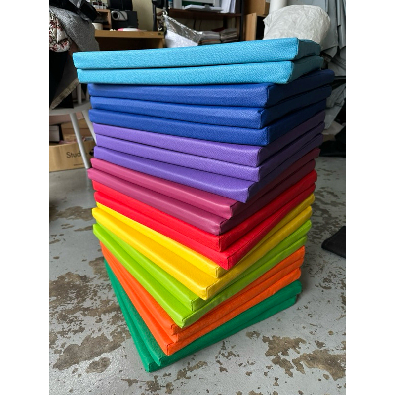 เบาะรองนั่ง *พร้อมส่ง * (ปลอกหนัง + ฟองน้ำ) ขนาด 40 x 40 cm.หนา 1 นิ้ว