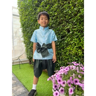ชุดไทยเด็กผู้ชาย เสื้อคอจีนเด็กผ้าไหมญี่ปุ่น จับคู่โจงกระเบนยกดอกและผ้าคาดเอว FV86
