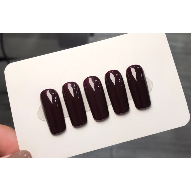 เล็บปลอมเจลแท้สีแดงน้ำตาลเข้มมากๆ028❗️แถมฟรี❗️กาวน้ำ+ตะไบ+แผ่นแอลกอฮอล์