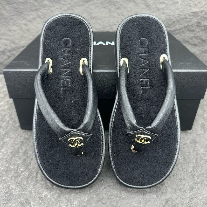 100% ของแท้ Chanel Coco Flip Flop รองเท้าแตะแฟชั่นสบาย ๆ สุภาพสตรีสีดำ