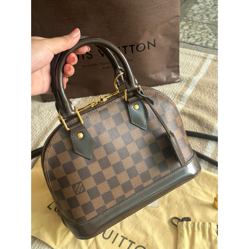 กระเป๋า Louis Vuitton Alma BB อปก.ครบ มือสอง ของใช้เอง ของแท้💯💯