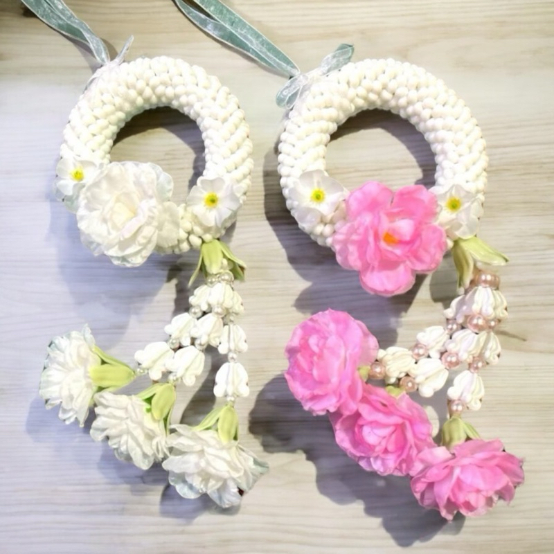 พวงมาลัยกลีบรักประดิษฐ์  2567 💕ไหว้พระ กราบผู้ใหญ่ แก้บน แขวนหน้ารถ คล้องพระหน้ารถ สังฆทาน