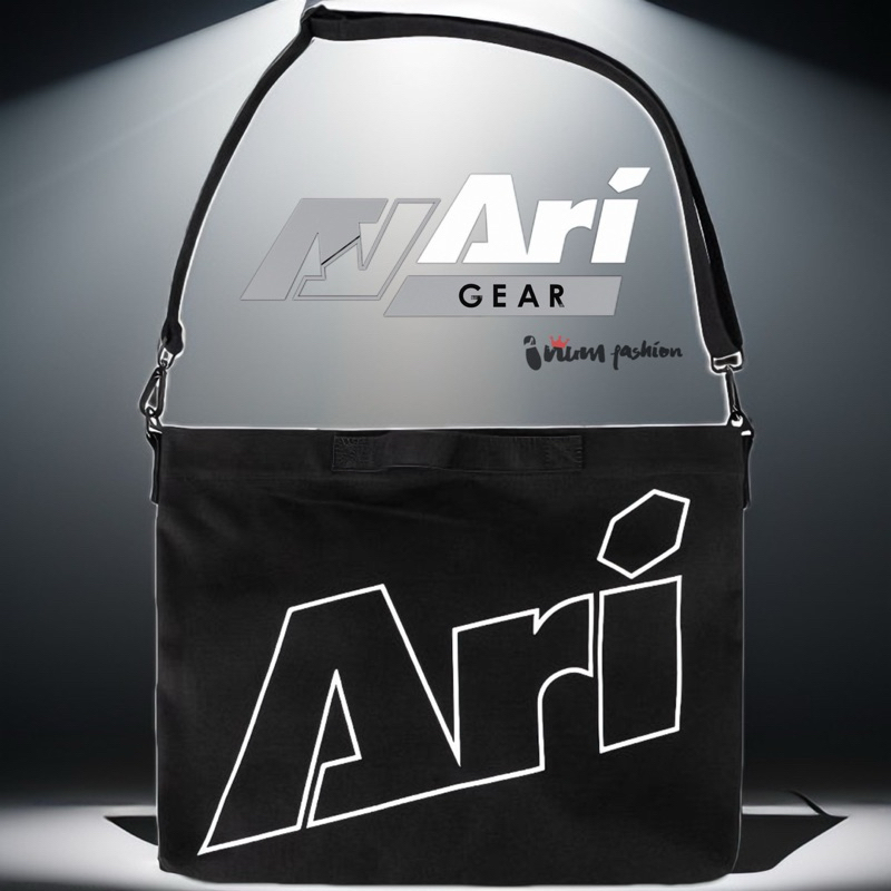 กระเป๋าสะพายไหล่ อาริ สีดำ ARI SHOULDER BAG - BLACK ของแท้