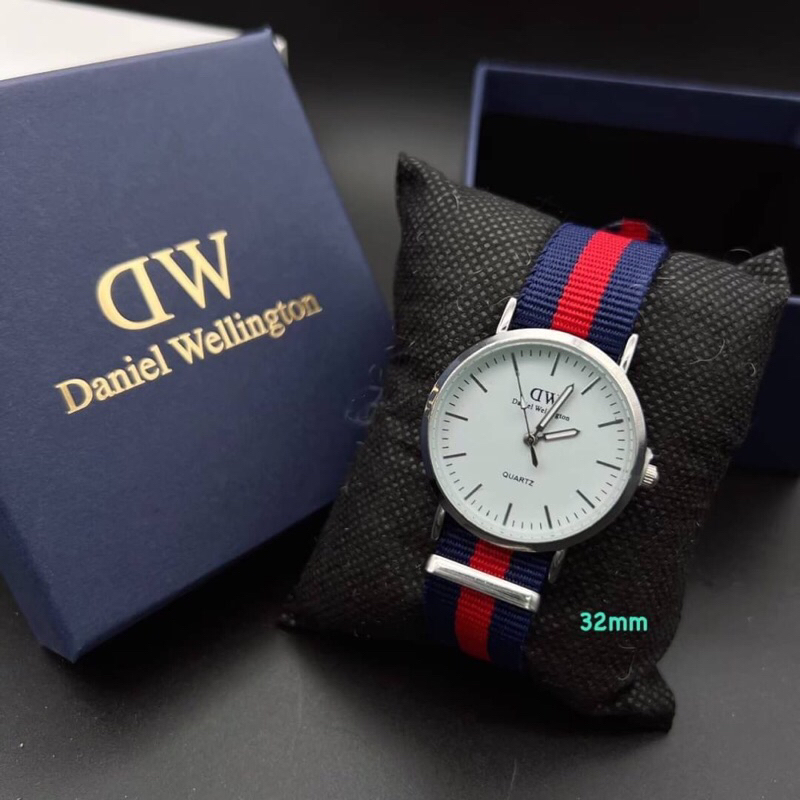 นาฬิกาแฟชั่นสายผ้า Daniel Wellington