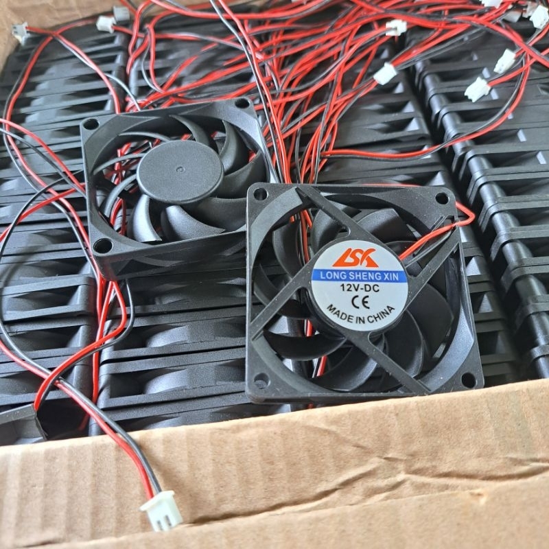 พัดลมระบายความร้อน 8010 ขนาด 80mm. 12V