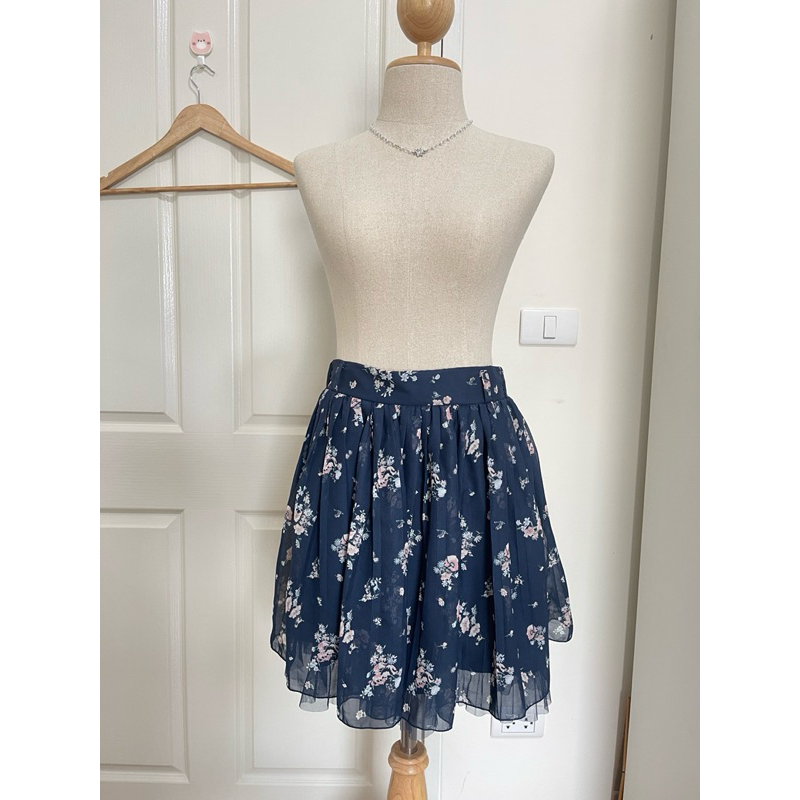 -📌C.O.L.Z.A กระโปรงสั้นอัดพรีสลายดอกสีกรม🥿 น่ารัก ซับใน ยางยืดด้านหลัง ❗️❗️เอวก่อนยืด 26 ยืดได้34 สะ