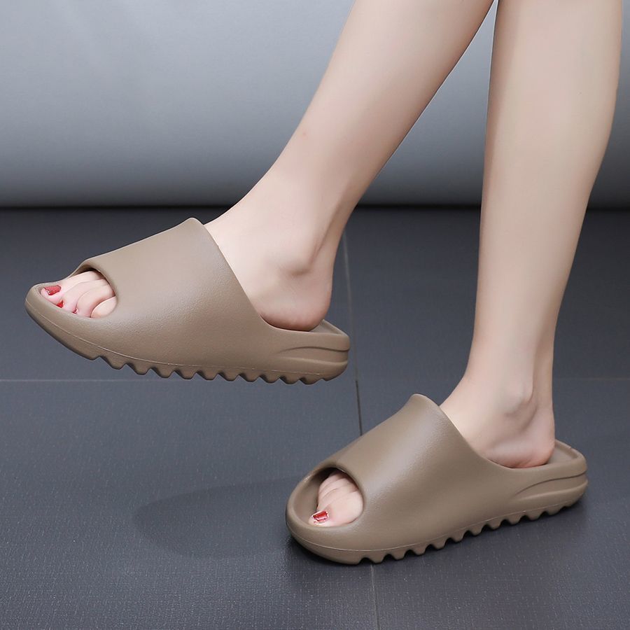 TIKPรองเท้าแตะ รองเท้าแบบสวม ใส่ในบ้าน นอกบ้าน หนา เสริมส้น กันน้ำกันลื่น ผลิตจากยาง EVA ใส่สบาย น้ำหนักเบา