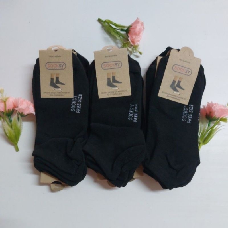 ถุงเท้าข้อสั้น แบรนด์socksy. คุณภาพดีมาก  กำลังเป็นที่นิยม  ขายยกโหลค่ะ  12คู่ราคา105บาทค่ะ