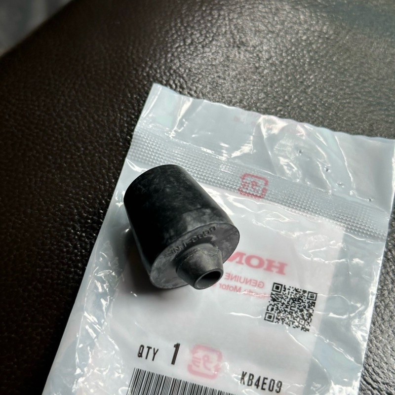แท้ศูนย์ % ยางรองตั้งฝากระโปรงหน้า ราคาต่อชิ้น Civic ES, Crv G1 G2 (YY-91602-S10-000)