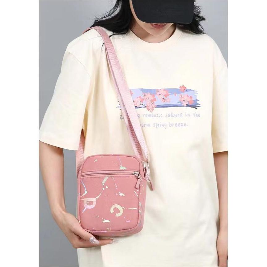 B-861🔥กระเป๋าสะพายข้าง สไตส์นี้เท่มาก ฮิตมากตอนนี้ แฟชั่นฤดูใบไม้ผลิ มีซิป เรียบง่า เข้ากับทุกการแต่งกาย