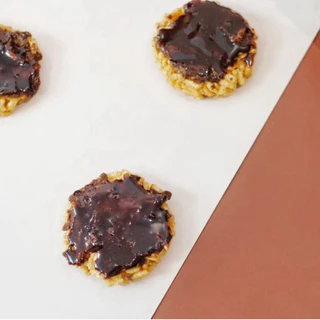 ฉ่ำ ข้าวแต๋นน้ำแตงโม รส ดาร์ค ช๊อคโกแลต Dark Chocolate