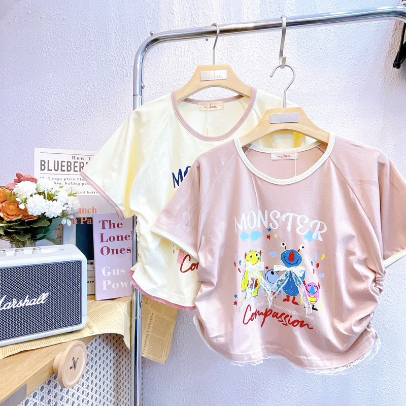 Nidaa เสื้อยืดคอกลมแต่งขอบ ผ้าคอตตอน สกรีนลาย M on S t e r