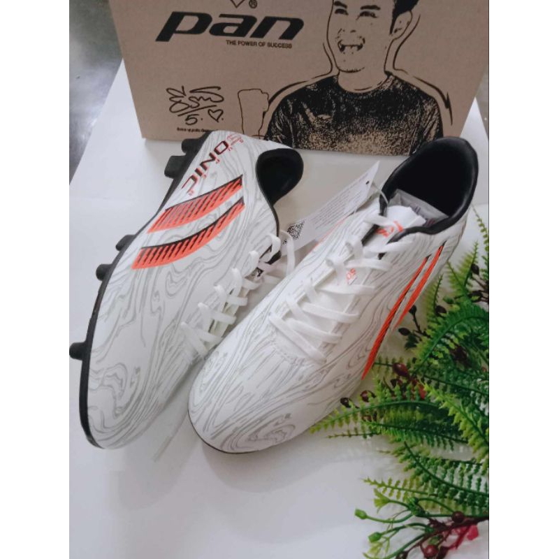 รองเท้าสตั๊ด Pan sonic